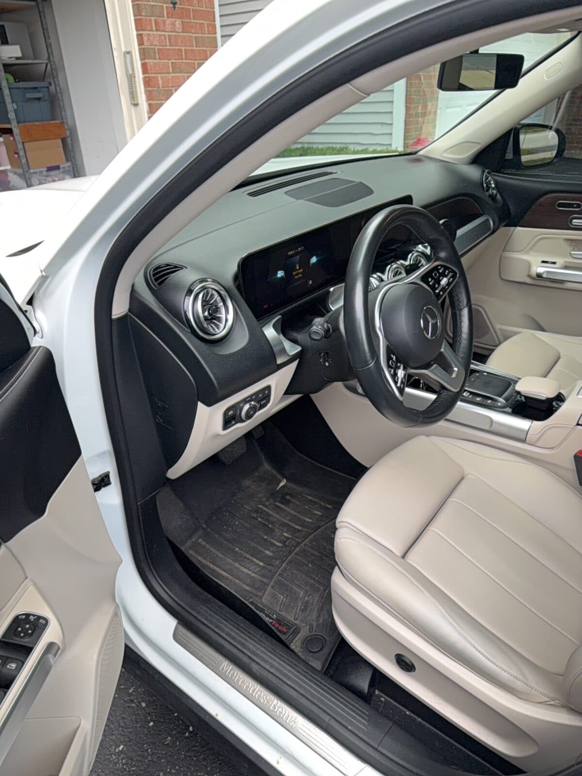 Mercedes-Benz interior before detailing
